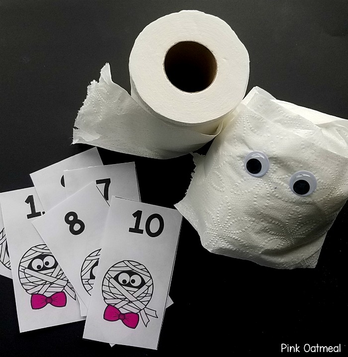 Halloween fine motor activity - Wrap a mummy